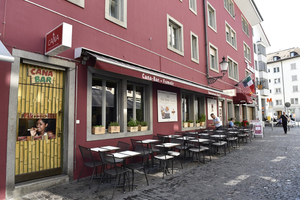 Alexi's Restaurant - Fumoir