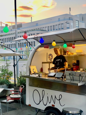 Olive-Ladencafe - “Bistro-Restaurant cafe und Bio Laden”