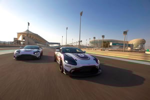 Abu Dabi: experiencia de conducción o pasajero en un Aston Martin GT4