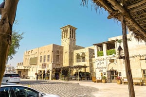 Dubai & Abu Dhabi: 2-päiväinen retki aavikkosafarin kanssa