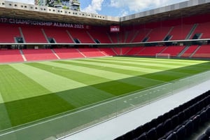 Tour pelo Estádio Air Albania – Acesso VIP e Experiência Guiada