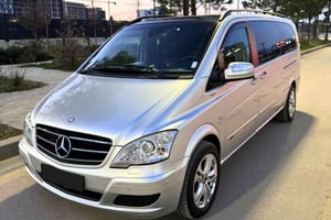 Aventura en tirolina en Tirana y castillo de Petrela - con traslado