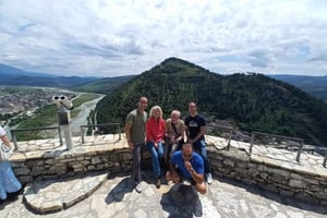 Depuis Tirana : excursion d'une journée à Berat, Durrës et le lac Belshi