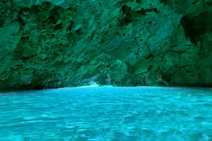 Speedbådstur i Blue Gem Cave Vlore