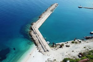 Clare: Ilha Sazan e viagem de lancha Karaburun e mergulho com snorkel