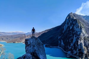 Jednodniowa wycieczka nad jezioro Bovilla z: Durres,Golem