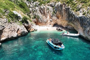 Дерми: водная прогулка к мысу Карабурун, заливу Грама и пещере Сикрет-Блу