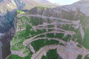 Durres - Gjirokaster: aventura de moto da costa às montanhas