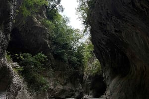 Durres/Golem: wycieczka 1-dniowa do kanionu Holta i jeziora Banja