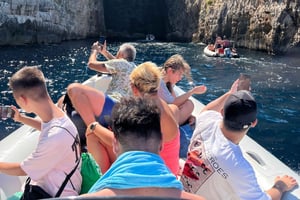 Explora Haxhi Ali e Karaburun: grutas e tesouros