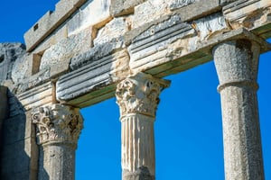 De Berat: Excursão de um dia para Apollonia e Mosteiro de Ardenica