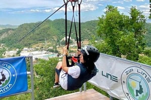 Tirana/Durres/Golem: Zipline Albanië en Kasteel Petrela