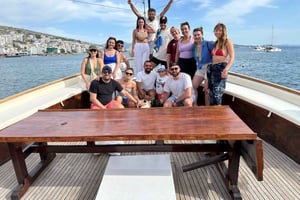 Saranda: Oplev hemmelige bugter med Prince Ennio Yacht Tour
