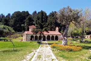 Von Saranda: Ganztägige Führung durch Vlora und die Lagune von Narta