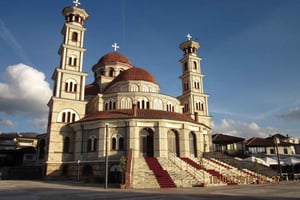 Da Tirana : Escursione di 2 giorni a Permet e Gjirokaster con hotel