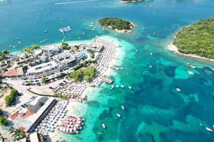 Fra Tirana/Durrës: Blue Eye, Ksamil og Gjirokastra Tour