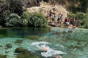 Privat tur til Blue Eye, Saranda og Ksamil med bådtur