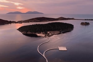 Von Tirana/Durrës: Albanische Riviera, Vlora und Zvernec