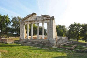 Vanuit Tirana: Sarande, Ksamil en Gjirokaster 2-daagse dagtour