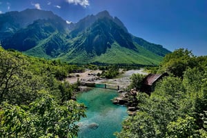 Fra Tirana: Theth National Park & Blue Eye Dagstur