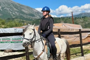 ギロカスター：馬乗り付きオフロードツアー