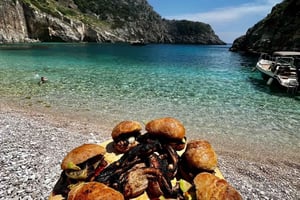 Grama Bay og Blue Cave: Snorkling og hemmelige strender i Vlore