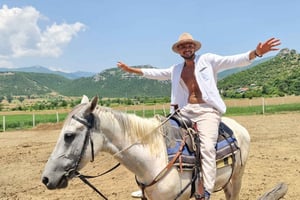 Përmet: Erstaunliches Reiterlebnis im Vjosa NP