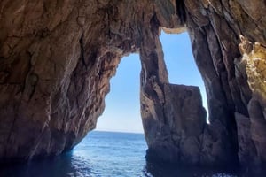 Himara: avventure con snorkeling in grotte e spiagge segrete