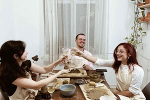 Workshop de cerâmica e vinho em Tirana