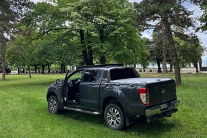 Blaues Auge & Gjirokastra: Geländewagentour und alter Basar