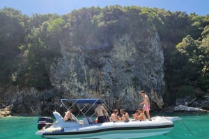 Saranda: Passeio de barco para Krorez com snorkeling, bebidas e natação