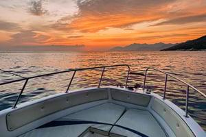 Saranda: Passeio de barco ao pôr do sol com vinho local