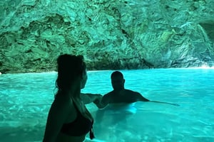 国立公園とグラマ湾へのスピード ボート ツアー