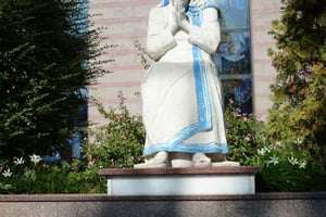 Tirana: Byvandring i gadekunst og moderne arkitektur