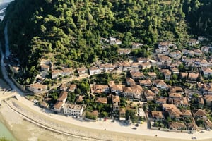 Tirana: 3 päivän opastettu kierros veneretkellä ja historialla