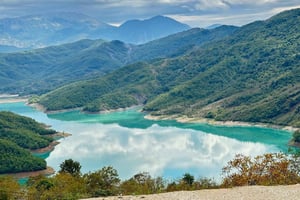 Тирана: Озеро Бовилла и гора Гамти с внедорожником, без пеших прогулок