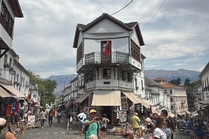 Tirana: Gjirokastra city tour and Apollonia-Day Trip