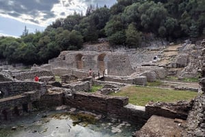 Tirana til Butrint&Blue Eye: Privat dagstur