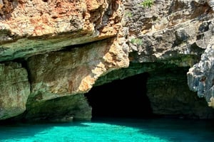 Vlora: Aventura de lancha rápida pela Baía de Grama e Caverna Azul