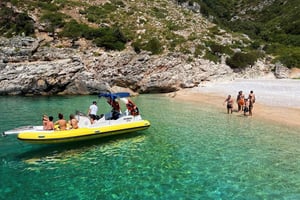 Vlore: Haxhi Ali-grotten og Karaburun-høydepunkter - privat tur