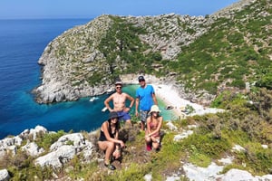 Vlora: Rejs łodzią motorową do zatoki Grama z nurkowaniem i pływaniem