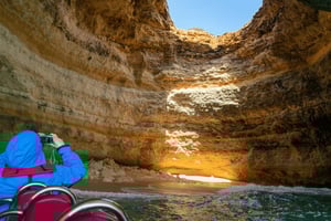 アルブフェイラ：2.5時間のイルカとベナジル洞窟のプライベート ツアー