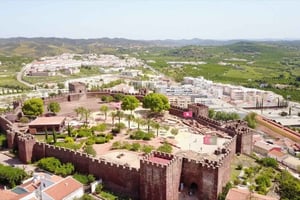 Albufeira: il castello di Silves e la Cappella delle Ossa,