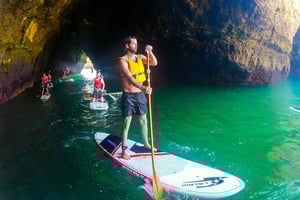 Aventure en stand up paddle entre falaises et grottes