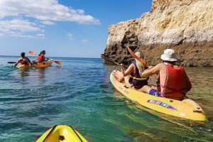 Benagil: Kayaking Tour to the Benagil Cave (Free Shower)