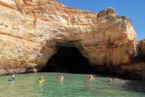 Benagil : excursion en kayak aux grottes de Benagil - petit groupe