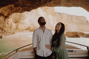 Depuis Armação de Pêra : Visite privée des grottes de Benagil au coucher du soleil