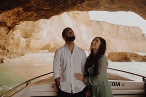 Von Armação de Pêra aus: Private Benagil Caves Sunset Tour