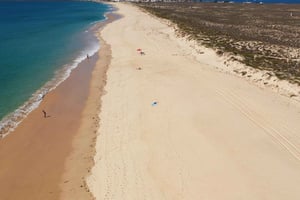 Olhãosta: Ria Formosa 3 saaren kokopäiväretki auringonlaskun kera.