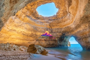 Lisbona: Algarve, Grotte di Benagil e Lagos con tour in barca opzionale